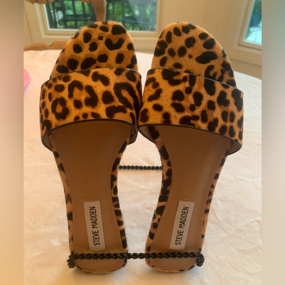 Steve Madden Flats Women’s Size 6. Worn Once - Picture 2 of 3